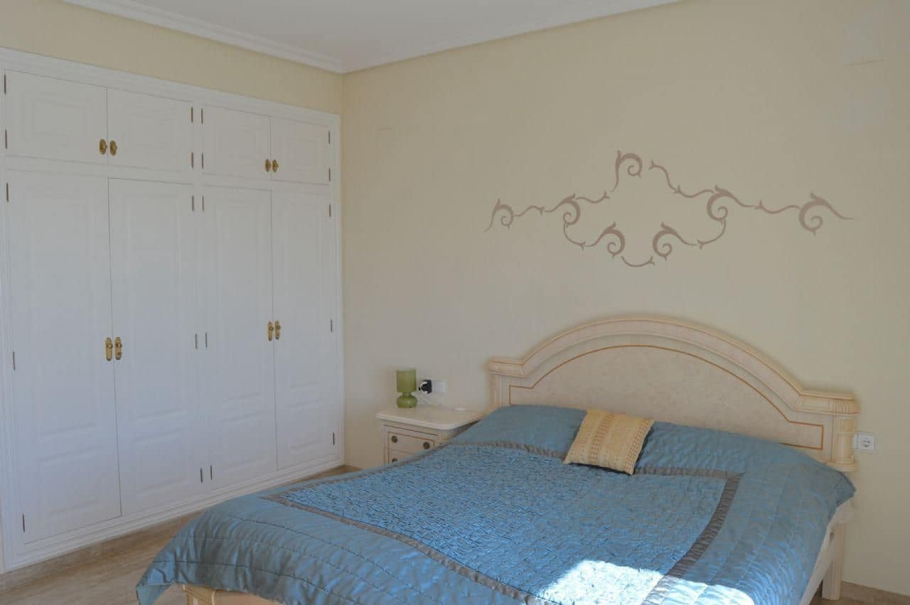 5 bedroom Villa for sale in Altea with pool garage - € 2,130,000 (Ref: 6439999)