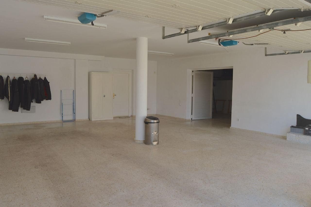 5 bedroom Villa for sale in Altea with pool garage - € 2,130,000 (Ref: 6439999)