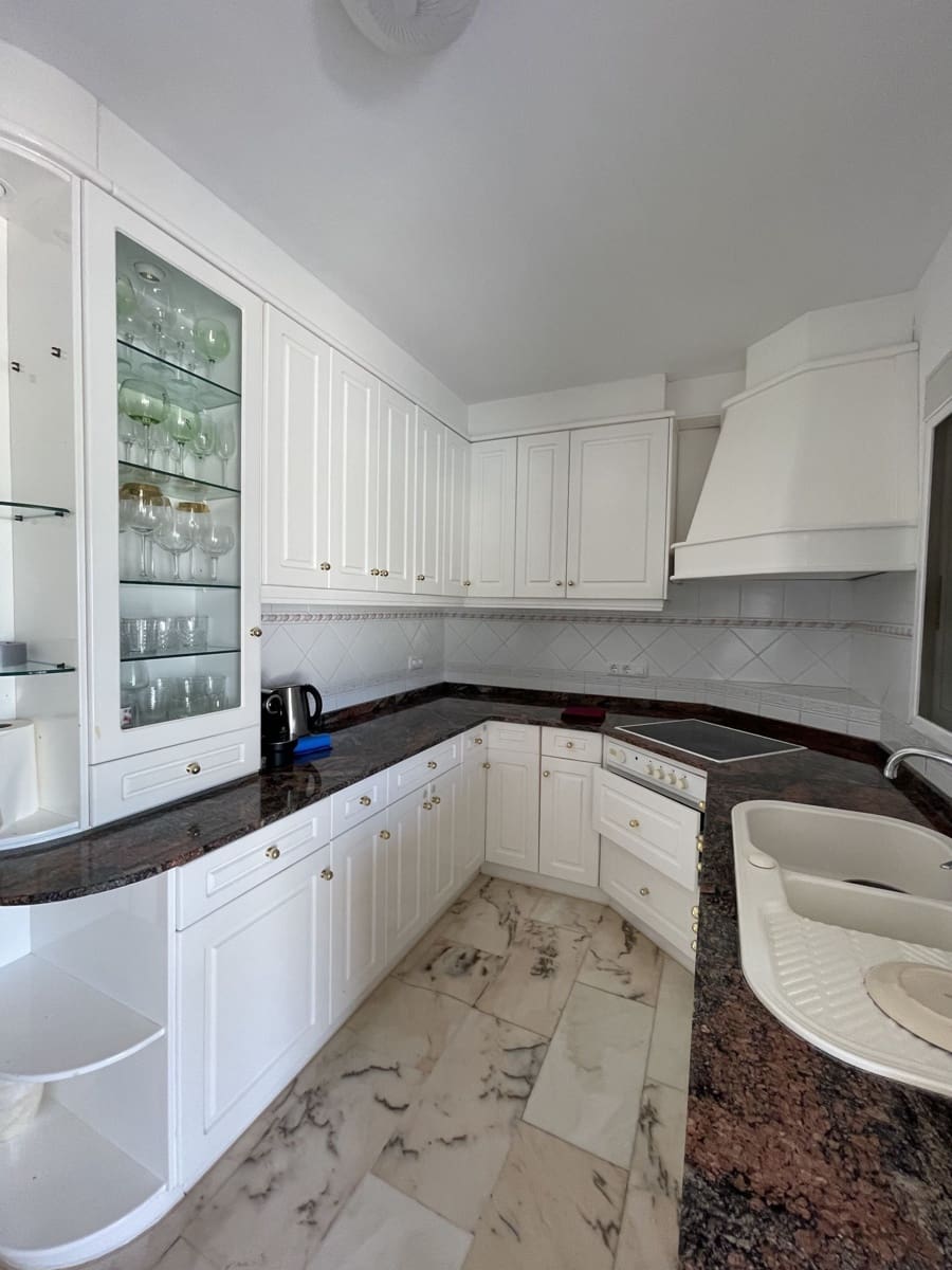 4 bedroom Villa for sale in Altea with pool garage - € 1,290,000 (Ref: 6476021)