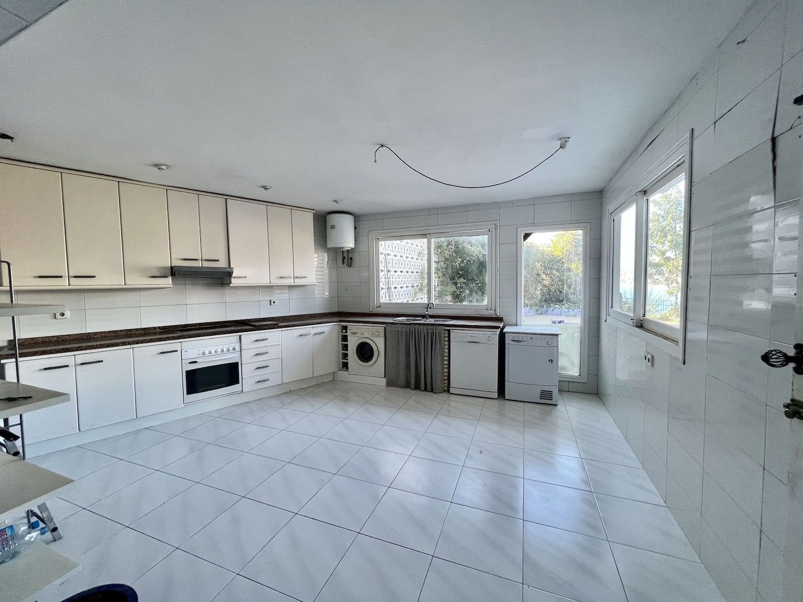 Villa for sale in Benidorm with pool garage - € 1,675,000 (Ref: 6742799)