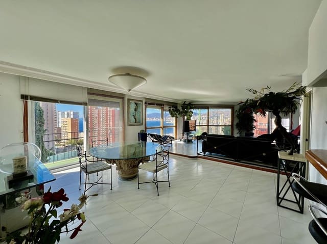 Villa te koop in Benidorm met zwembad garage - € 1.675.000 (Ref: 6742799)