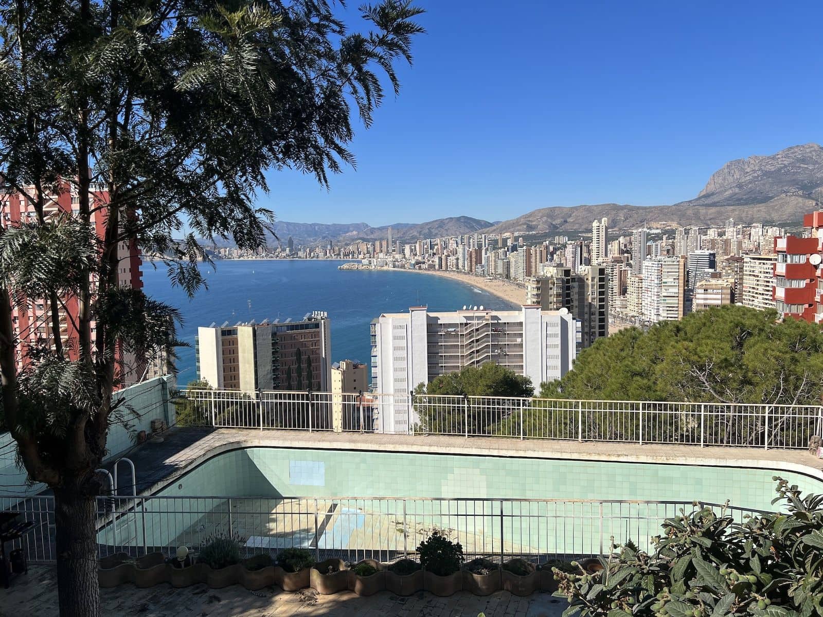 Villa for sale in Benidorm with pool garage - € 1,675,000 (Ref: 6742799)