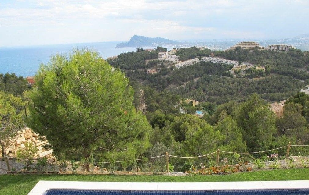 4 bedroom Villa for sale in Altea with pool garage - € 2,850,000 (Ref: 6761798)