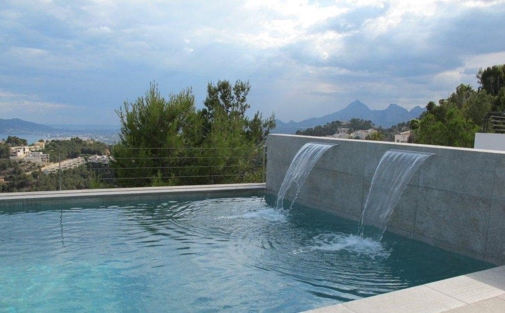 4 bedroom Villa for sale in Altea with pool garage - € 2,850,000 (Ref: 6761798)