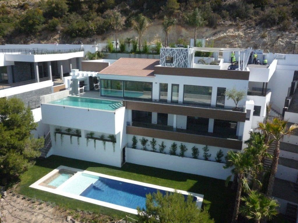 4 bedroom Villa for sale in Altea with pool garage - € 2,850,000 (Ref: 6761798)
