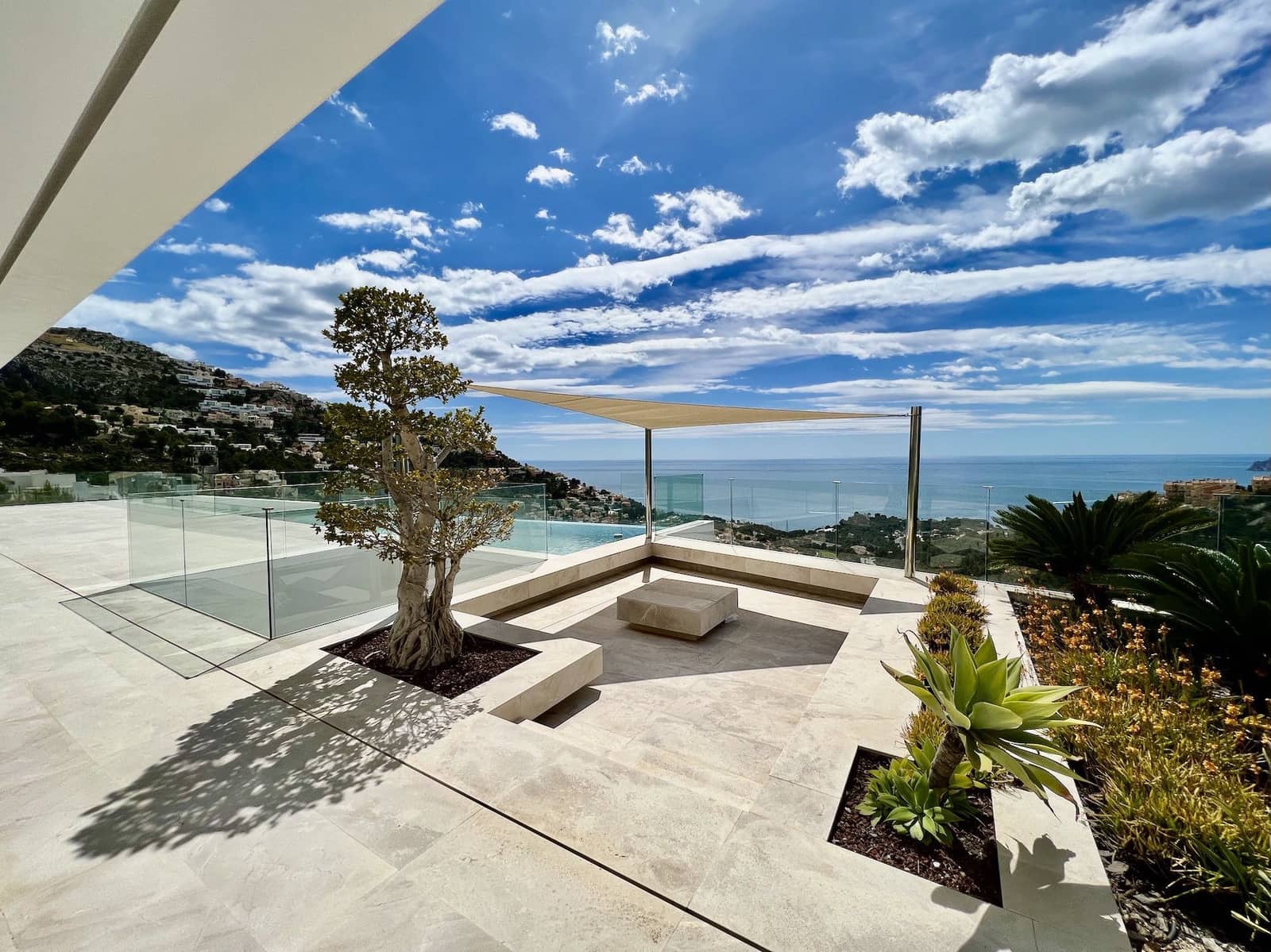 5 bedroom Villa for sale in Altea with pool garage - € 3,500,000 (Ref: 6777341)