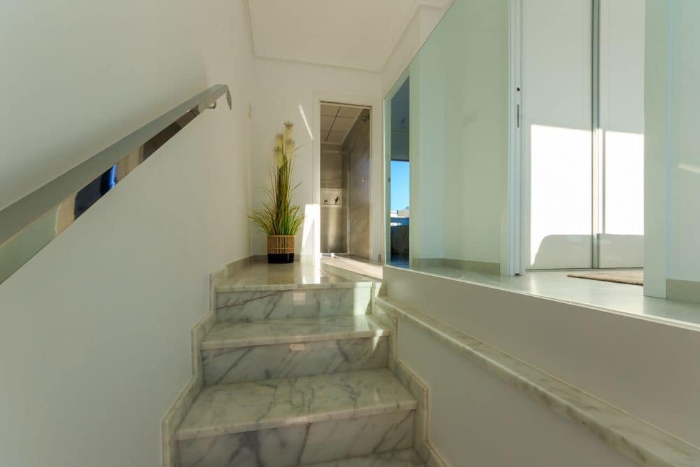 3 soverom Kjedet enebolig til salgs i Orihuela med svømmebasseng garasje - € 358 000 (Ref: 6817043)