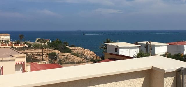 3 soverom Villa til salgs i Torrevieja med svømmebasseng garasje - € 590 000 (Ref: 6906113)
