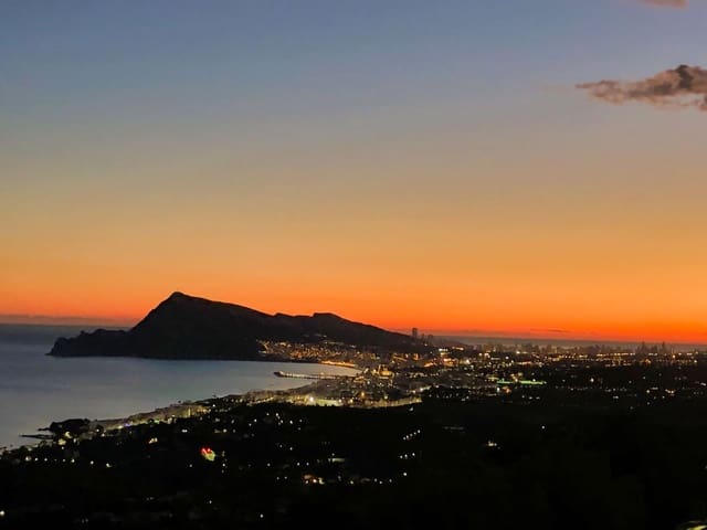 4 slaapkamer Villa te koop in Altea met zwembad garage - € 3.500.000 (Ref: 6993456)