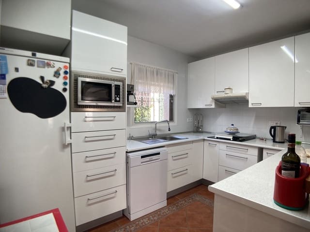 4 quarto Moradia para venda em Calpe / Calp com piscina garagem - 1 000 000 € (Ref: 7436417)