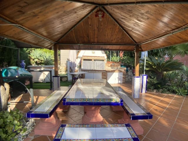 4 quarto Moradia para venda em Calpe / Calp com piscina garagem - 1 000 000 € (Ref: 7436417)