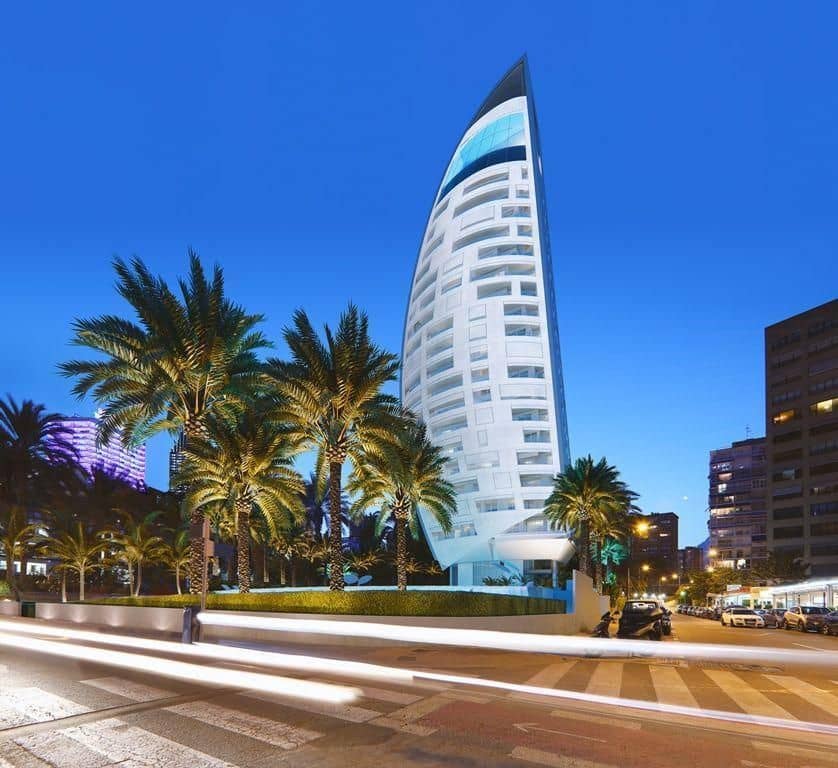 2 bedroom Apartment for sale in Benidorm with pool - € 1,094,000 (Ref: 7436423)