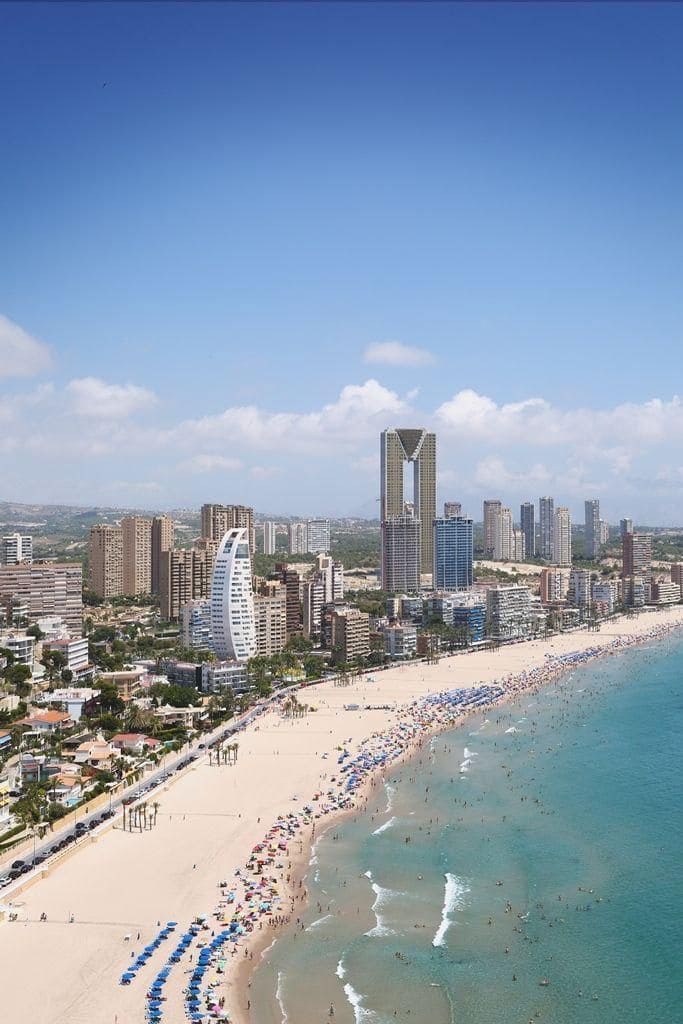 2 bedroom Apartment for sale in Benidorm with pool - € 1,094,000 (Ref: 7436423)