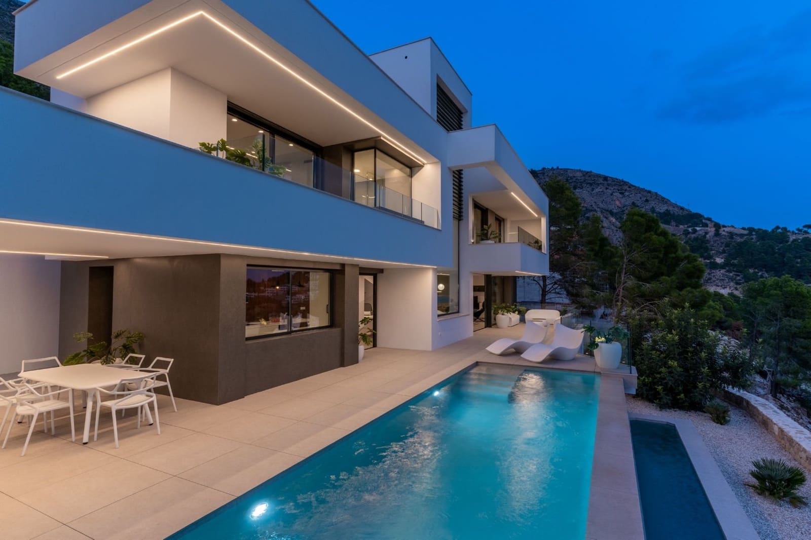 4 bedroom Villa for sale in Altea with pool garage - € 2,257,500 (Ref: 7524226)