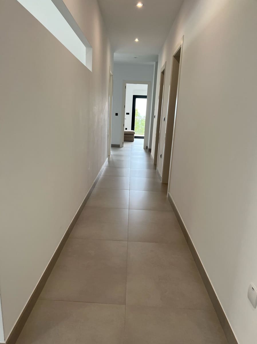 5 bedroom Villa for sale in Altea with pool garage - € 3,500,000 (Ref: 7527887)