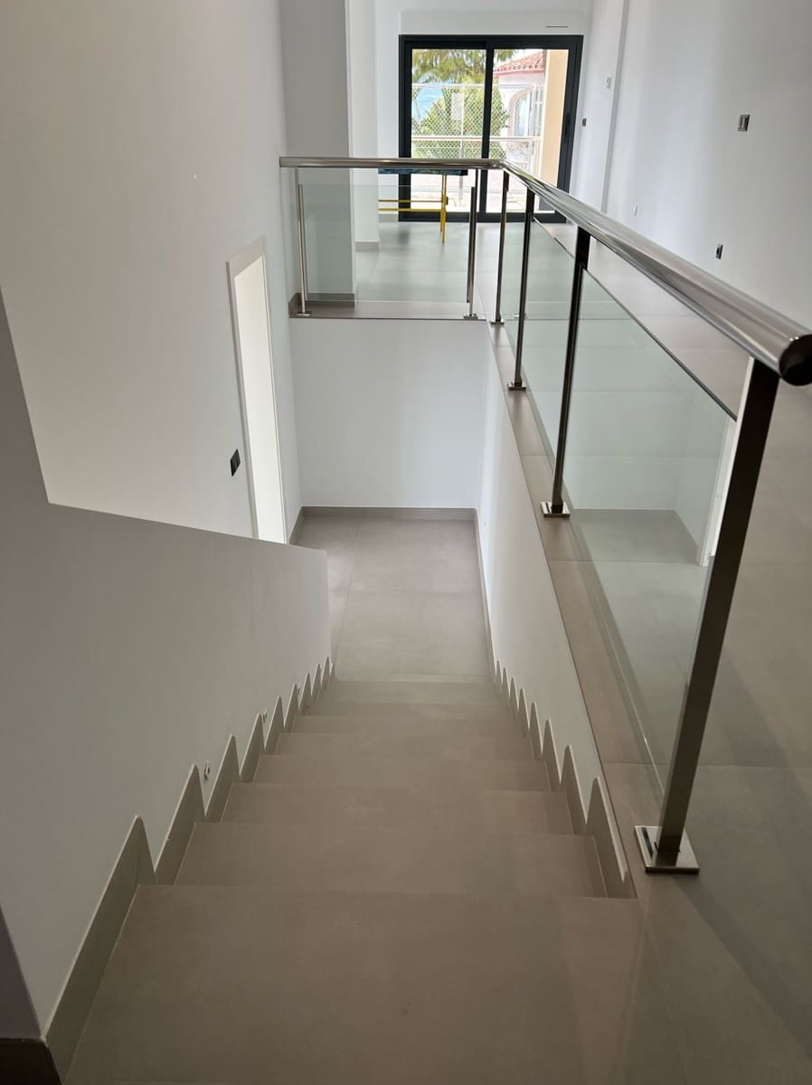 5 bedroom Villa for sale in Altea with pool garage - € 3,500,000 (Ref: 7527887)