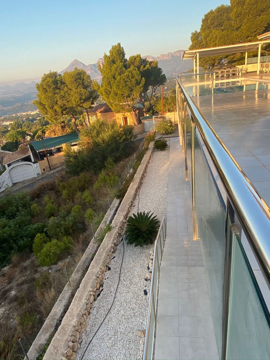 5 bedroom Villa for sale in Altea with pool garage - € 3,500,000 (Ref: 7527887)