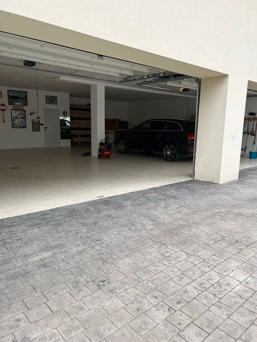 5 bedroom Villa for sale in Altea with pool garage - € 3,500,000 (Ref: 7527887)