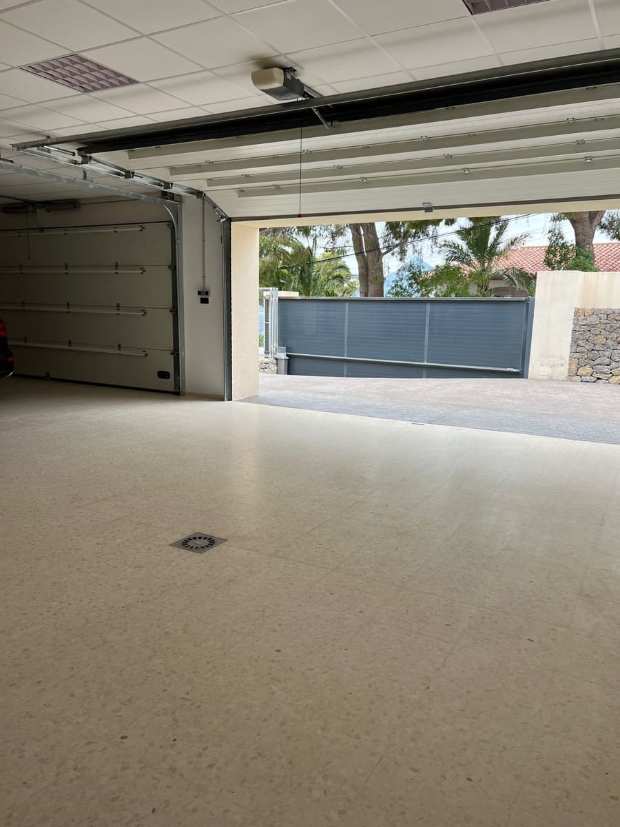 5 bedroom Villa for sale in Altea with pool garage - € 3,500,000 (Ref: 7527887)