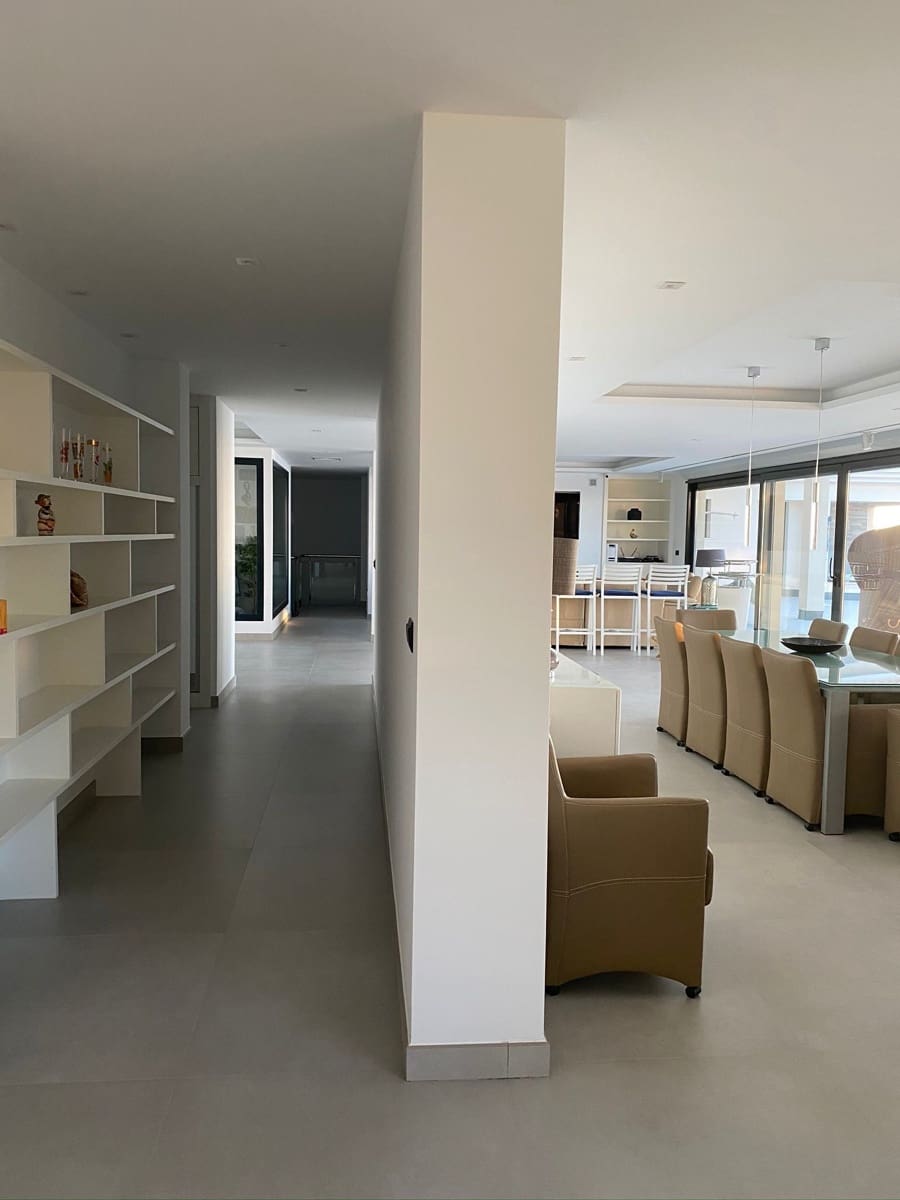 5 bedroom Villa for sale in Altea with pool garage - € 3,500,000 (Ref: 7527887)