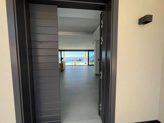 5 makuuhuone Huvila myytävänä paikassa Altea mukana uima-altaan 
autotalli - 3 500 000 € (Ref: 7527887)