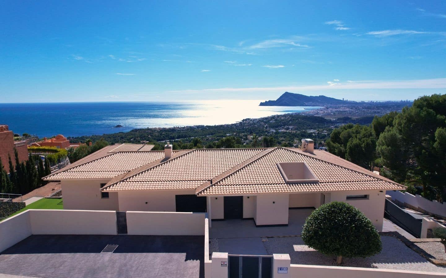 5 bedroom Villa for sale in Altea with pool garage - € 3,500,000 (Ref: 7527887)