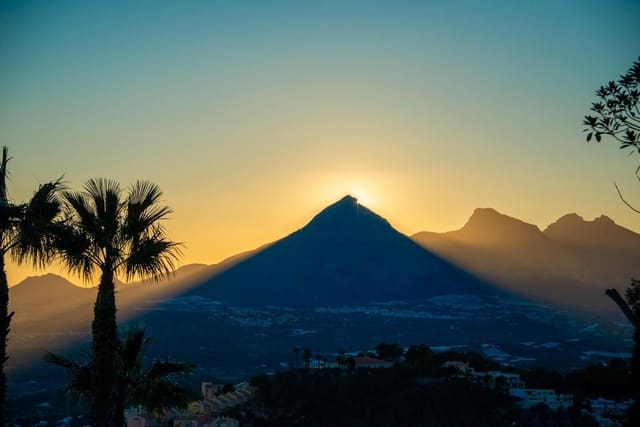 4 slaapkamer Villa te koop in Altea met zwembad garage - € 2.690.000 (Ref: 7575619)