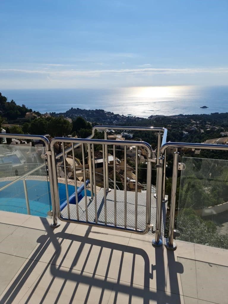 4 bedroom Villa for sale in Altea with pool garage - € 1,099,000 (Ref: 7636700)