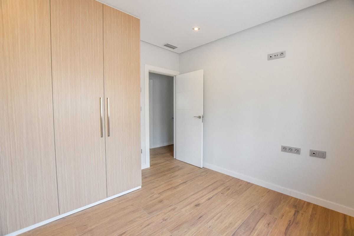 4 slaapkamer Villa te koop in Santa Pola met zwembad - € 737.000 (Ref: 7642433)