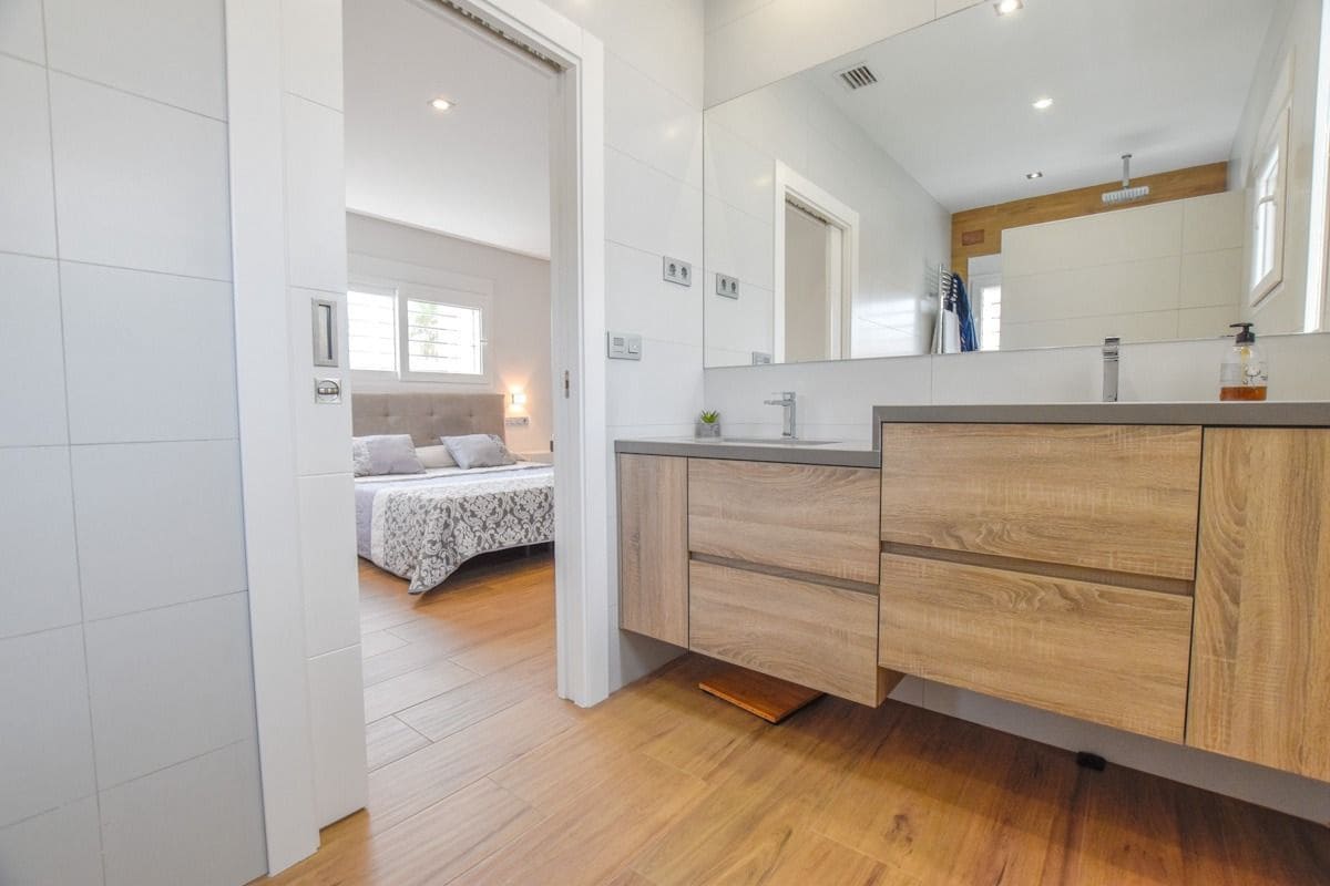 4 slaapkamer Villa te koop in Santa Pola met zwembad - € 737.000 (Ref: 7642433)