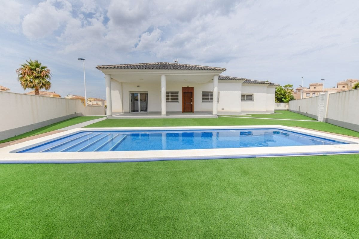 4 slaapkamer Villa te koop in Santa Pola met zwembad - € 737.000 (Ref: 7642433)