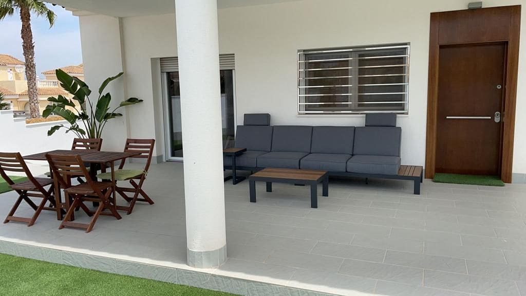 4 slaapkamer Villa te koop in Santa Pola met zwembad - € 737.000 (Ref: 7642433)