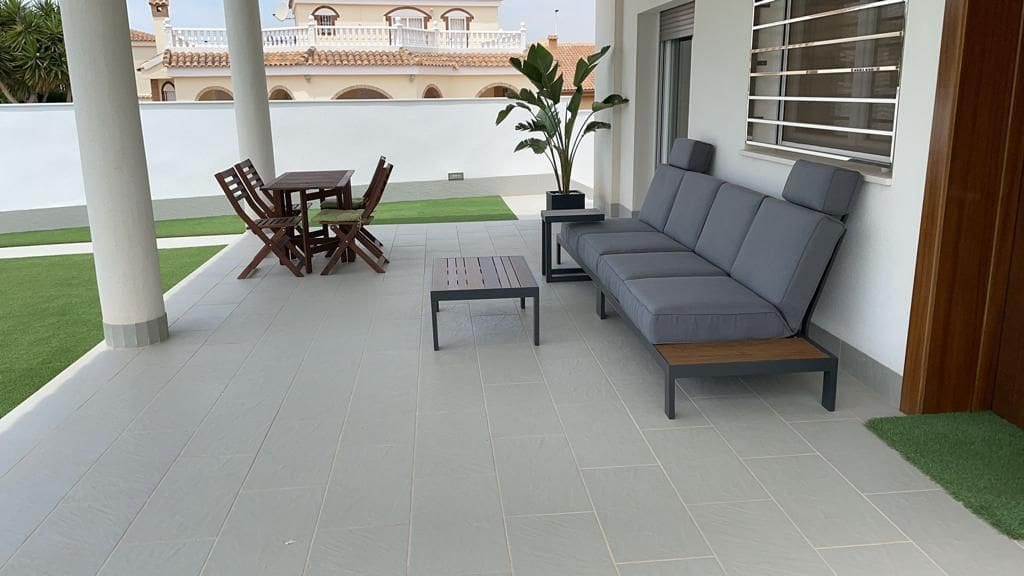 4 slaapkamer Villa te koop in Santa Pola met zwembad - € 737.000 (Ref: 7642433)