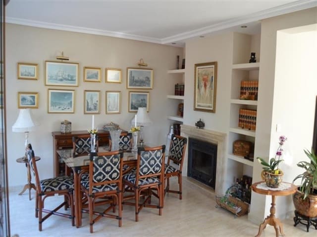 Chalet de 4 habitaciones en Alfaz del Pi / L'Alfàs del Pi en venta con piscina garaje - 650.000 € (Ref: 7659260)