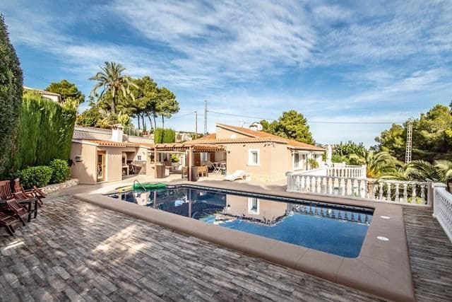 5 soverom Villa til salgs i Moraira med svømmebasseng garasje - € 1 365 000 (Ref: 7689491)