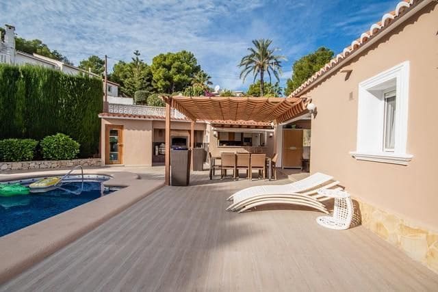5 soverom Villa til salgs i Moraira med svømmebasseng garasje - € 1 365 000 (Ref: 7689491)