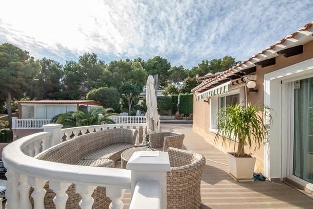 5 soverom Villa til salgs i Moraira, Teulada-Moraira med svømmebasseng garasje - € 1 365 000 (Ref: 7689491)