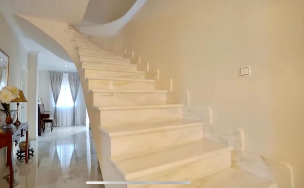 5 slaapkamer Villa te koop in Finestrat met garage - € 899.000 (Ref: 7695092)