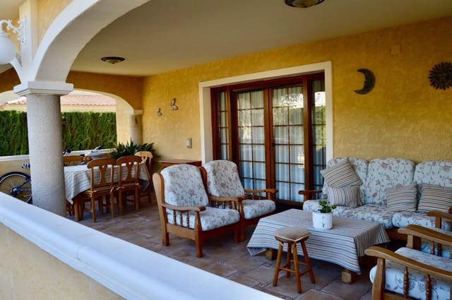 5 bedroom Villa for sale in La Nucia with pool garage - € 840,000 (Ref: 7731169)