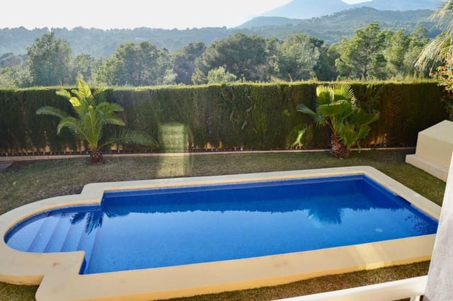 5 bedroom Villa for sale in La Nucia with pool garage - € 840,000 (Ref: 7731169)