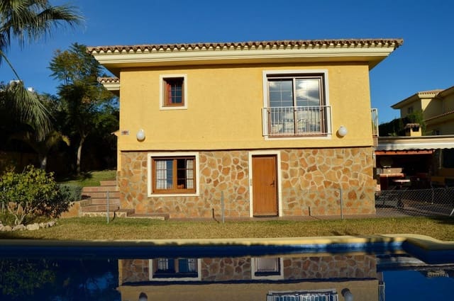 5 bedroom Villa for sale in La Nucia with pool garage - € 840,000 (Ref: 7731169)