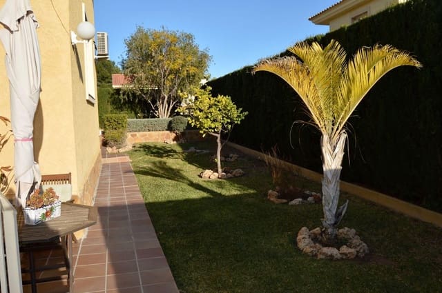 5 bedroom Villa for sale in La Nucia with pool garage - € 840,000 (Ref: 7731169)