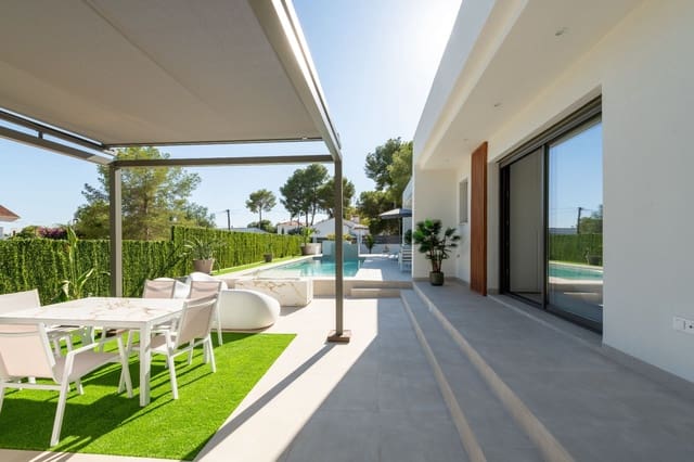 3 Zimmer Villa zu verkaufen in Pinar de Campoverde, Pilar de la Horadada mit Pool Garage - 845.000 € (Ref: 7826473)
