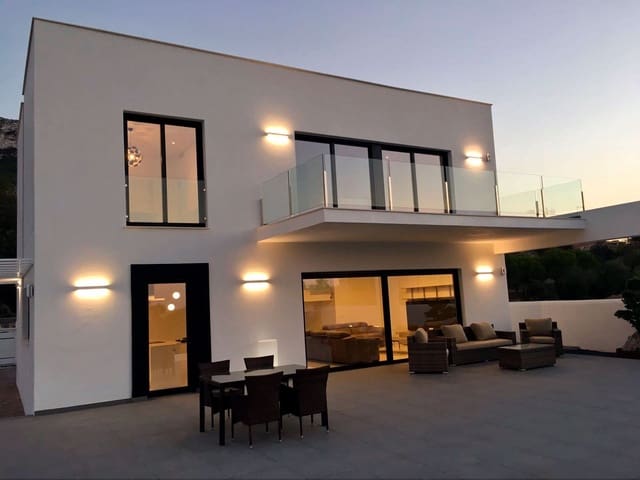3 sovrum Villa till salu i Dénia med pool garage - 675 000 € (Ref: 7890568)