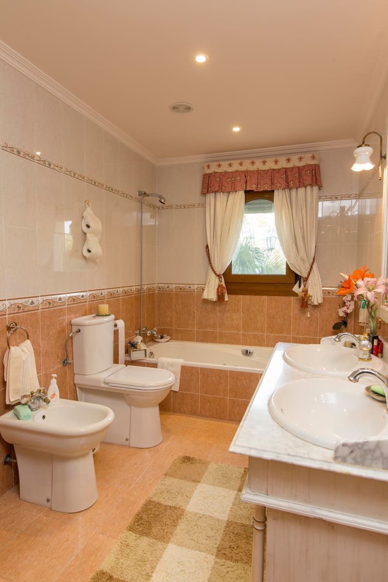 6 soveværelse Villa til salg i Albir med swimmingpool garage - € 1.800.000 (Ref: 7954483)