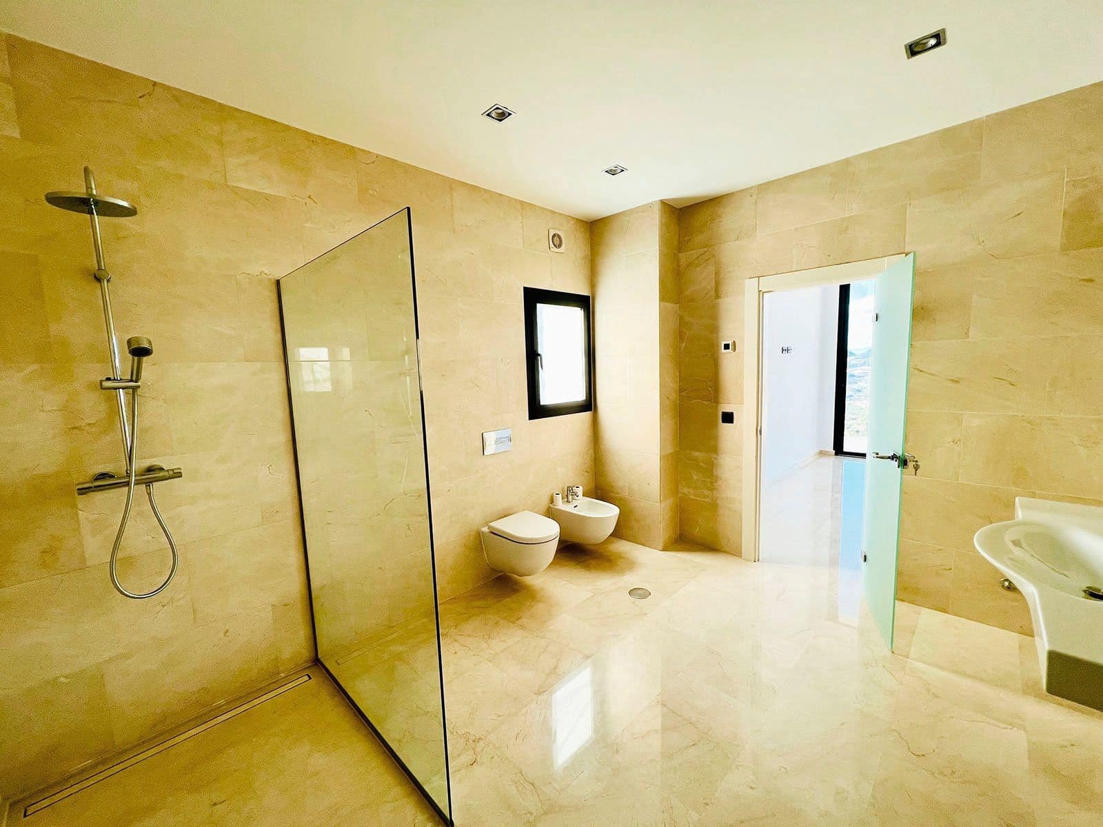 5 soverom Villa til salgs i Altea med svømmebasseng garasje - € 2 450 000 (Ref: 7979027)