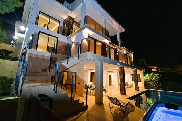 5 soverom Villa til salgs i Altea med svømmebasseng garasje - € 2 450 000 (Ref: 7979027)