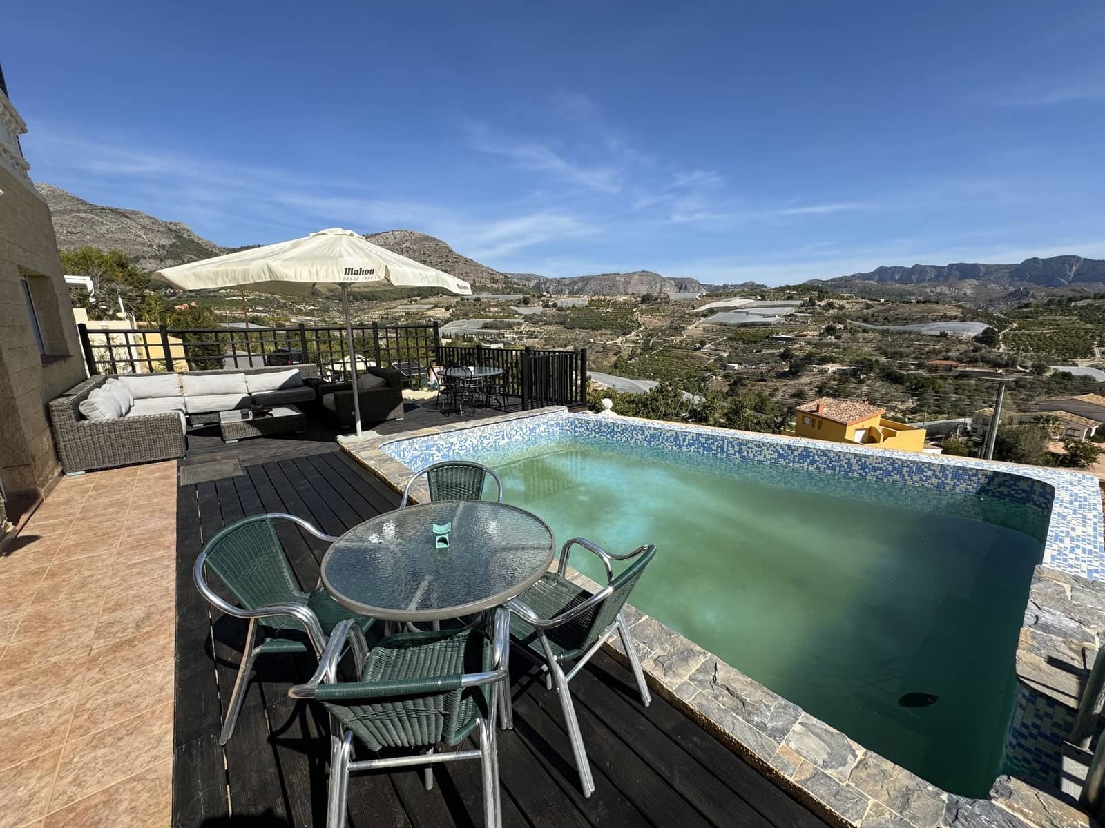 4 soveværelse Villa til salg i Callosa d'En Sarria med swimmingpool garage - € 420.000 (Ref: 8050805)