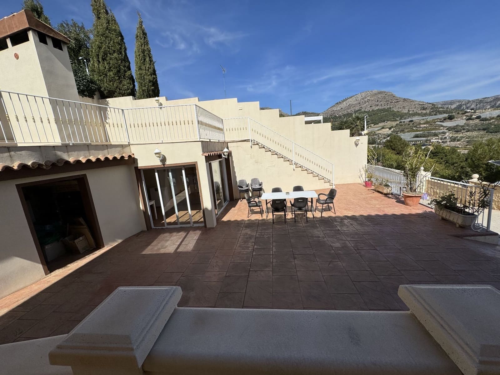 4 soveværelse Villa til salg i Callosa d'En Sarria med swimmingpool garage - € 420.000 (Ref: 8050805)