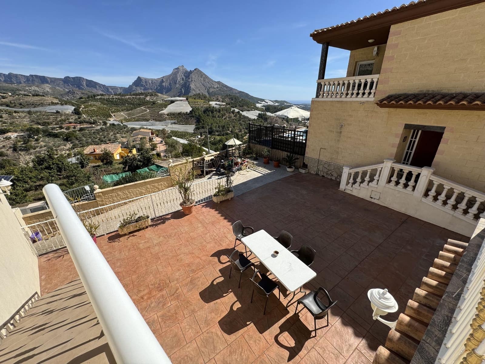4 soveværelse Villa til salg i Callosa d'En Sarria med swimmingpool garage - € 420.000 (Ref: 8050805)